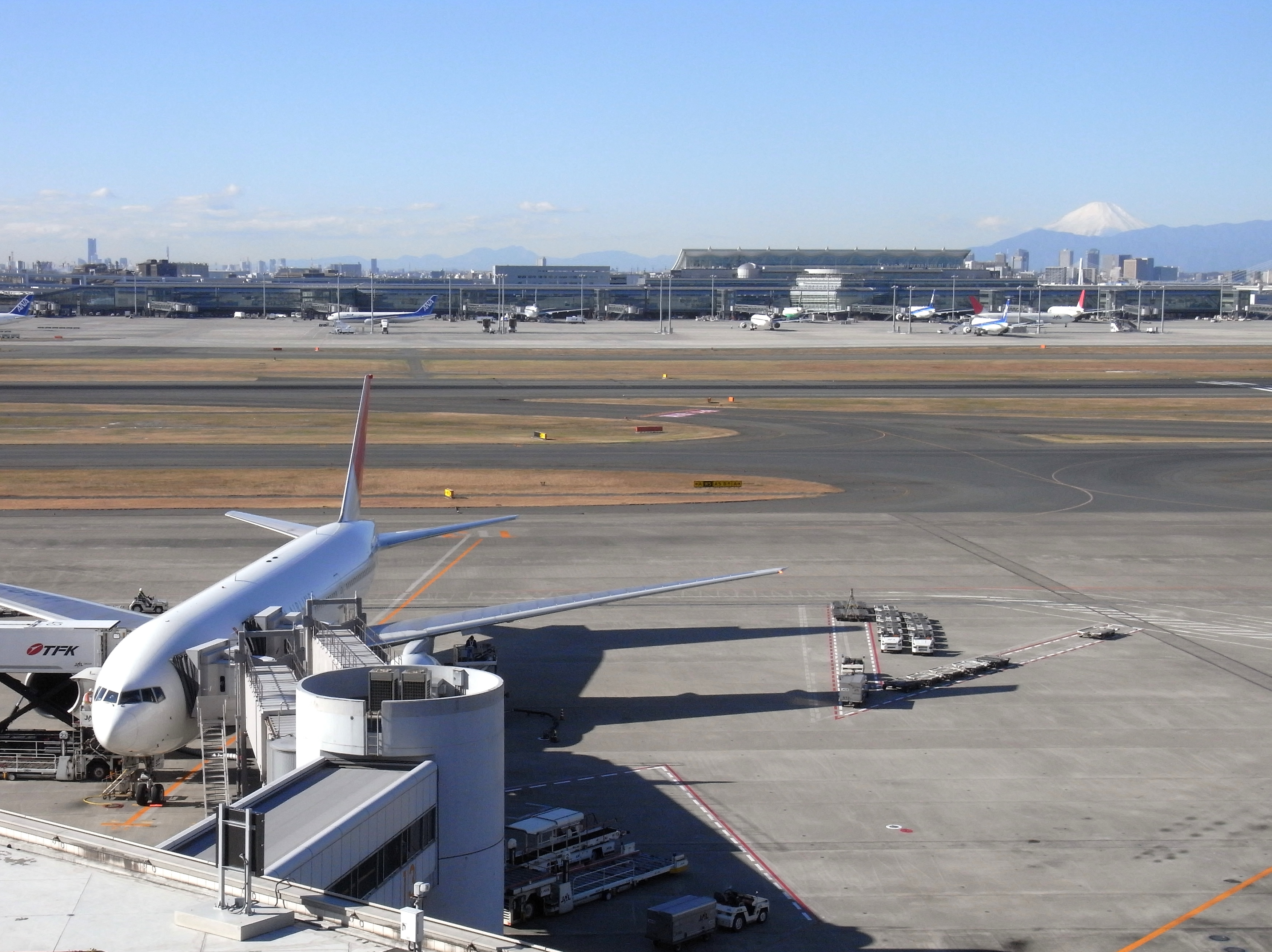 国土交通省 関東地方整備局 東京空港整備事務所 羽田空港の情報 富士山ビューポイント