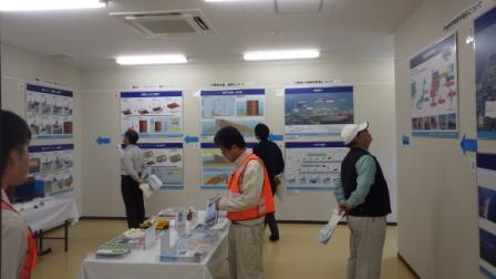 1階パネル・模型展示室を見学/img scr=