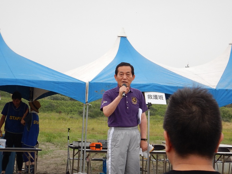 挨拶する錦織鹿嶋市長/img src=