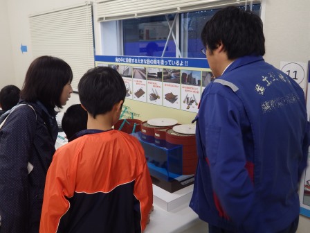 常陸那珂港区見学ツアー(展望ハウス)の様子